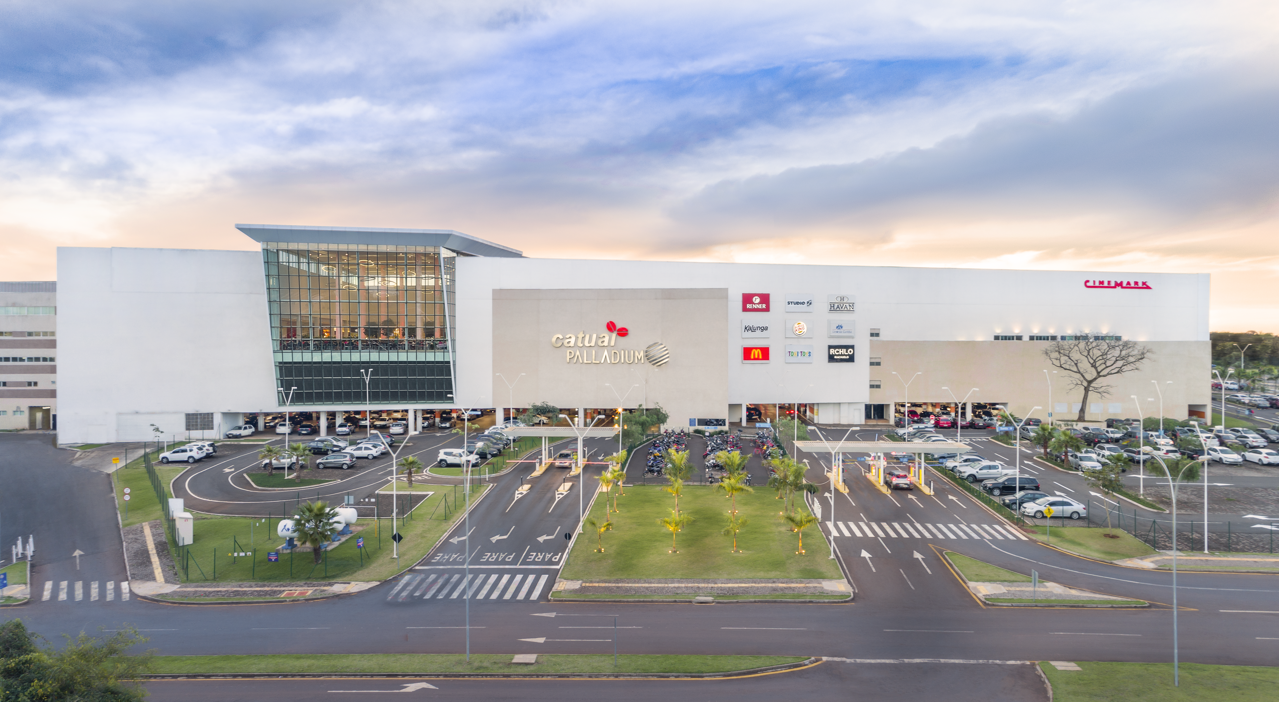 Shopping Catuai Palladium Foto Diurna