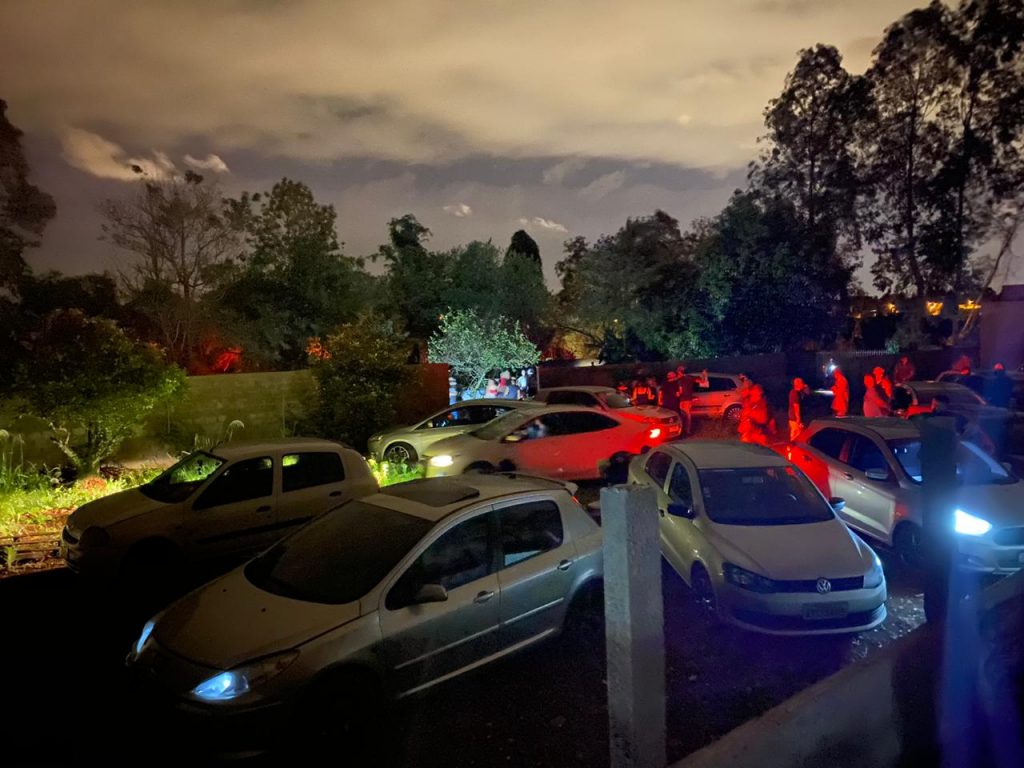 Força-tarefa dispersa festa rave com 600 jovens em chácara de Foz do Iguaçu. Veja fotos das ações! 2 festas barradas em foz 2
