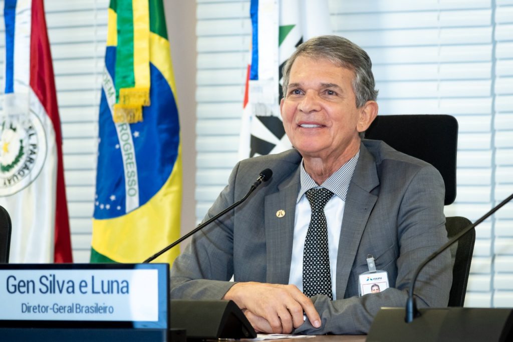 Mais de 60 lideranças políticas e empresariais do Paraná acompanham palestra do general Silva e Luna 2 silva e luna itaipu2