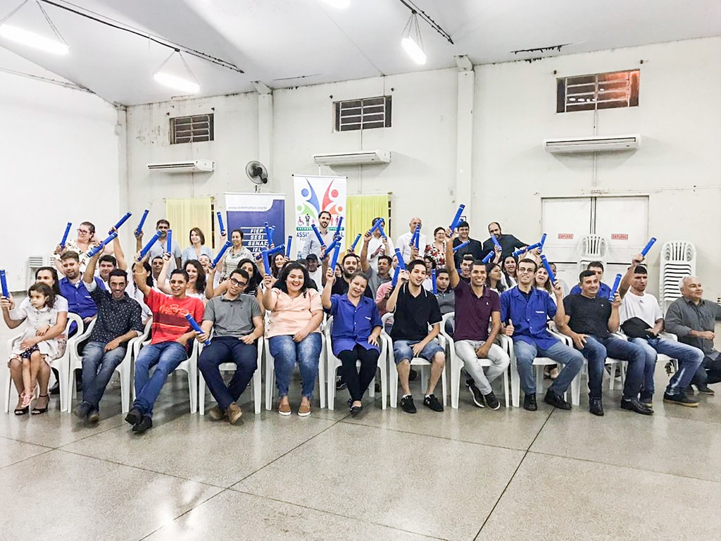 Cursos profissionalizantes Foto formatura das turmas em 2019 antes da pandemia