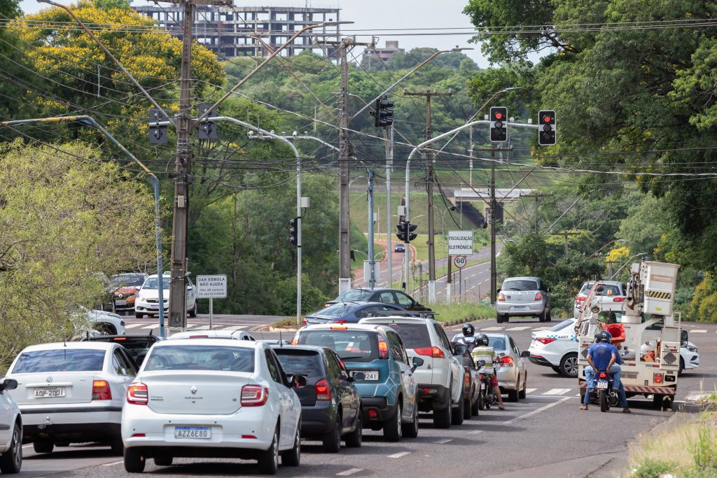 Semáforos inteligentes: dispositivo sonoro auxilia deficientes visuais em ruas de bairro de Foz do Iguaçu 5 SEMAFOROS INTELIGENTES VILA A