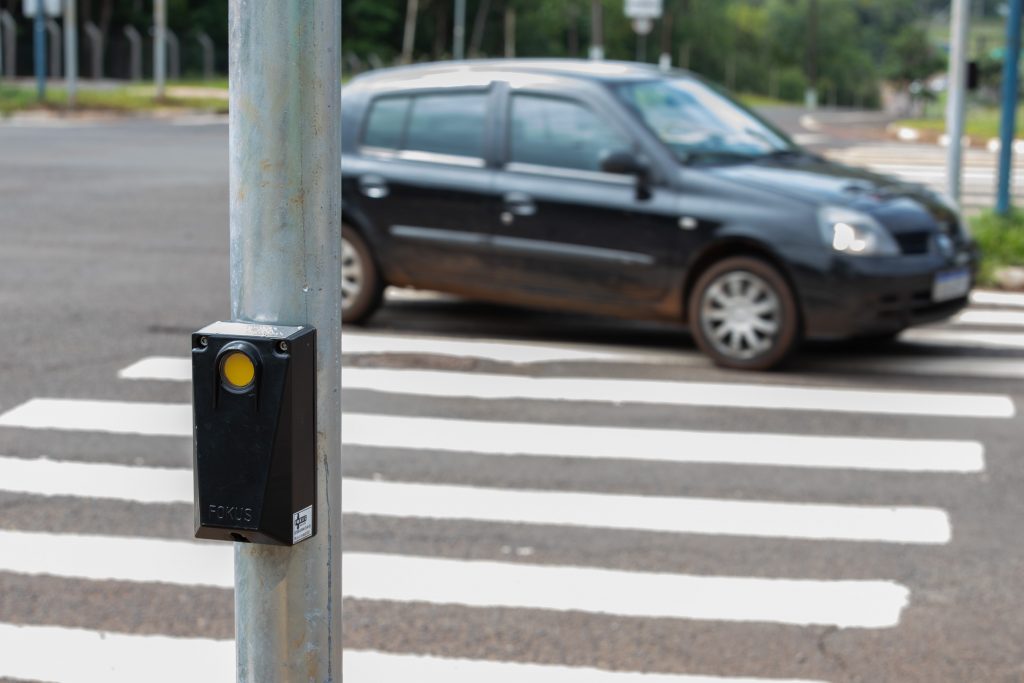 Semáforos inteligentes: dispositivo sonoro auxilia deficientes visuais em ruas de bairro de Foz do Iguaçu 3 SEMAFOROS INTELIGENTES VILA A 24 1