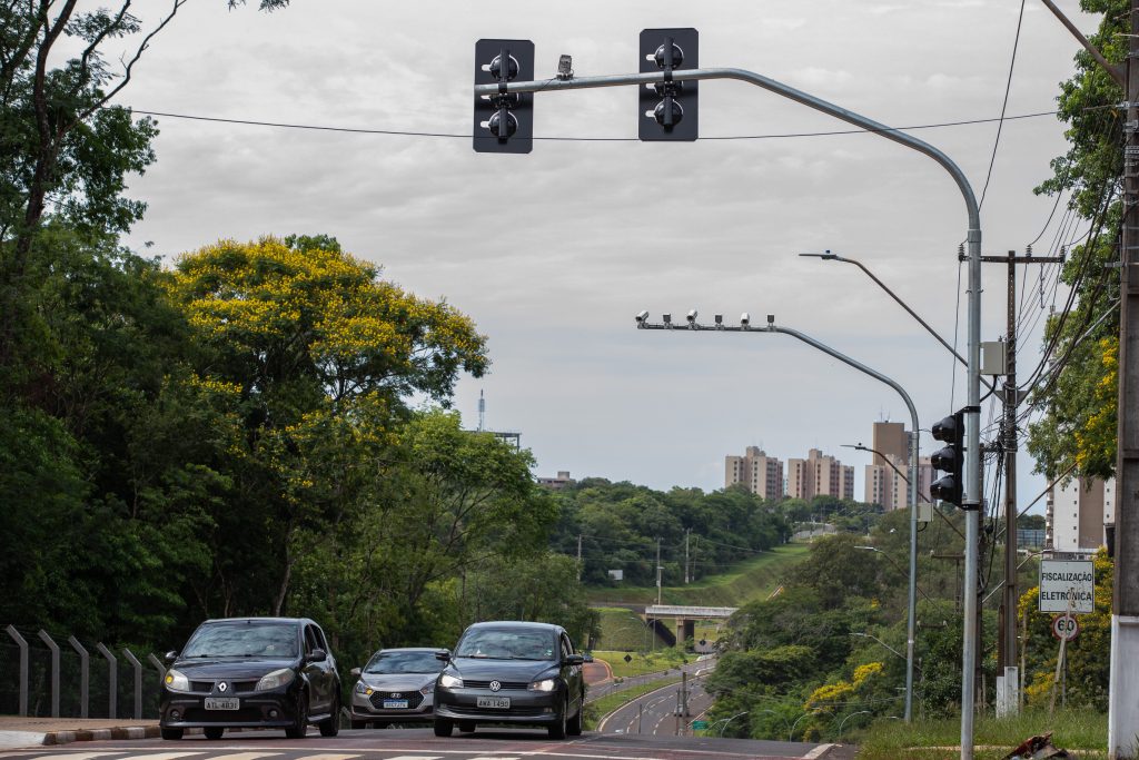 Semáforos inteligentes: dispositivo sonoro auxilia deficientes visuais em ruas de bairro de Foz do Iguaçu 2 SEMAFOROS INTELIGENTES VILA A 25