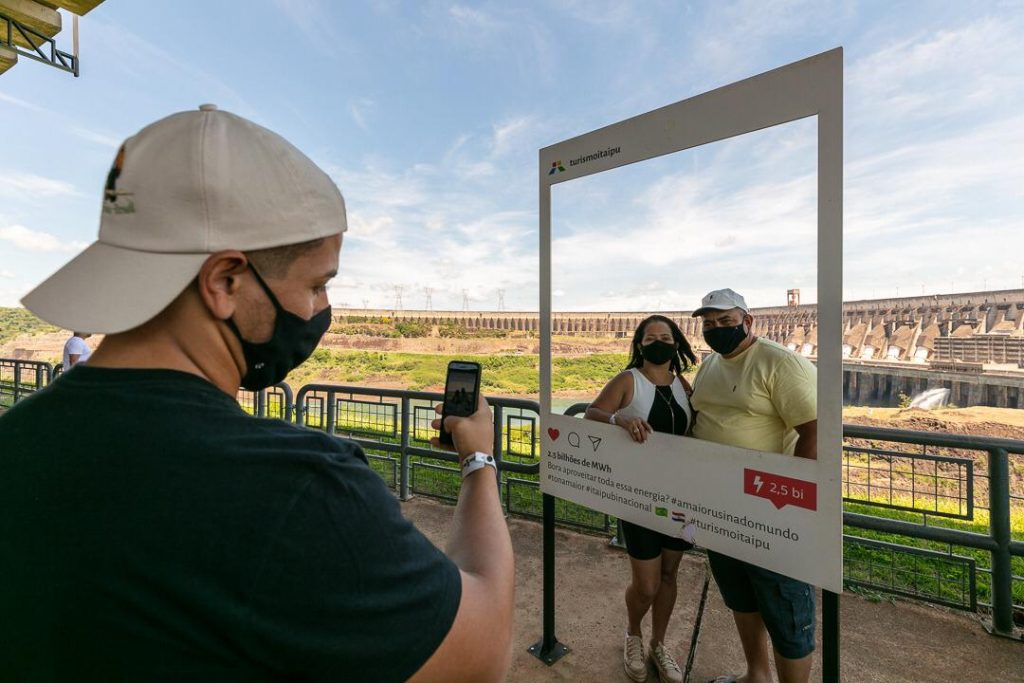 Feriado de Ano Novo atrai 4.885 turistas à usina de Itaipu 2 Turismo Itaipu Foto Kiko Sierich