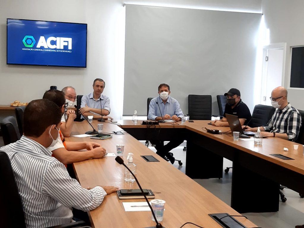 ACIFI solicita ao prefeito de Foz do Iguaçu a flexibilização de regras para funcionamento do comércio 2 Entidades solicitaram ao prefeito de Foz flexibilizacao para funcionamento do comercio e gastronomia – Foto divulgacao