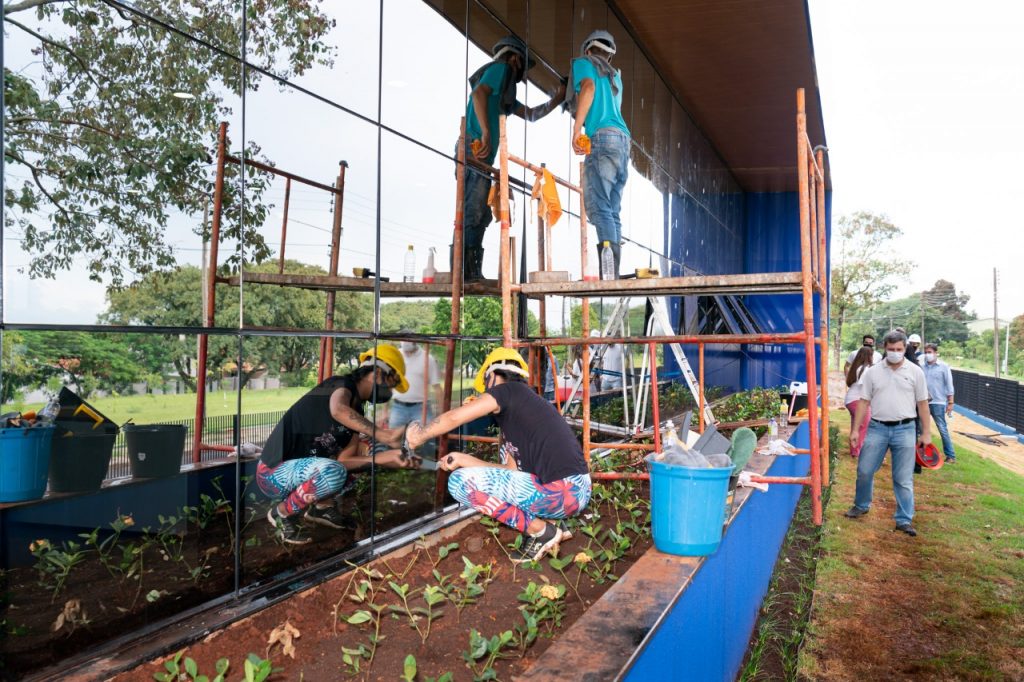 Obra do escritório da Fibra, financiada por Itaipu, garante carteira assinada para 60 trabalhadores 3 construcao fibra 2