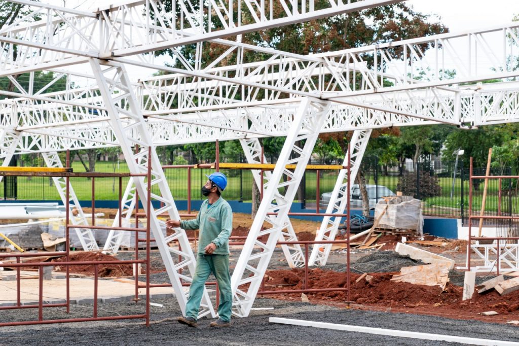 Obra do escritório da Fibra, financiada por Itaipu, garante carteira assinada para 60 trabalhadores 2 contrucao fibra1