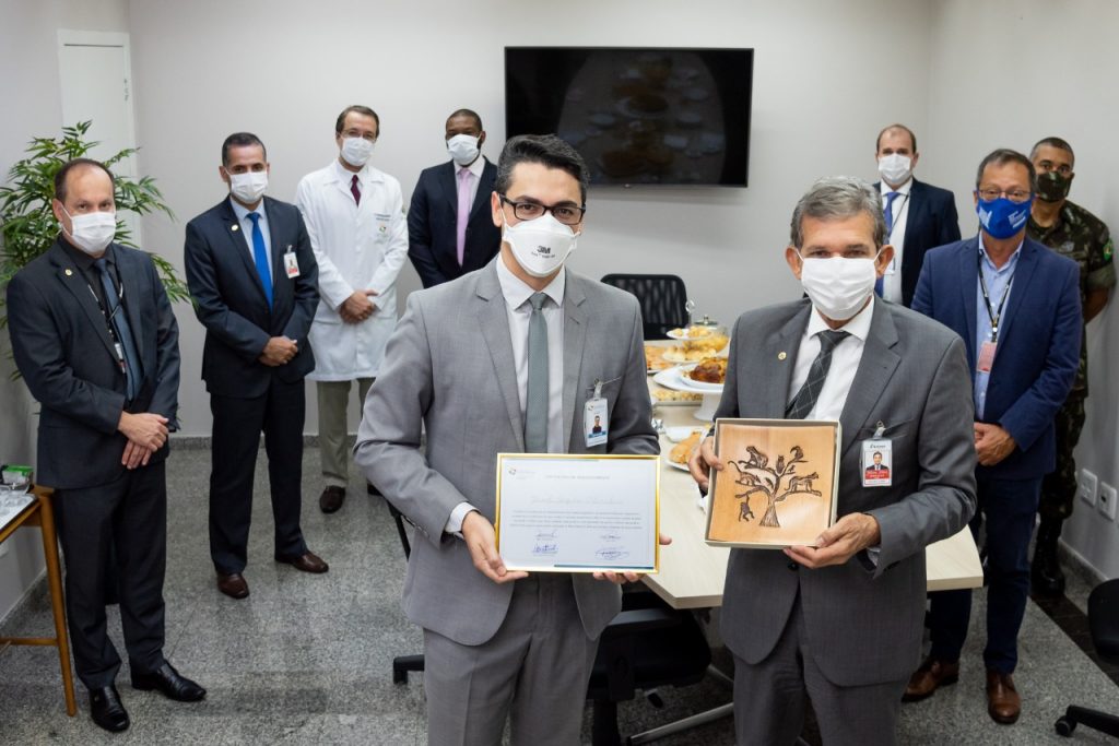 Bandeira Nacional recebe lugar de honra no Hospital Costa Cavalcanti 1 itapuu