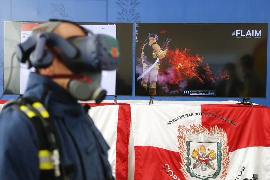 Corpo de Bombeiros do Paraná recebe simulador para treinamentos virtuais 3 bombeiros 13