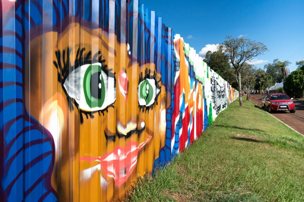 Mural do Gramadão fortalece a arte de rua e estimula talentos de Foz do Iguaçu 1 obras gramadao 1