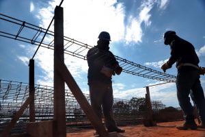 Foz fecha semana com 437 vagas de emprego para contratação imediata