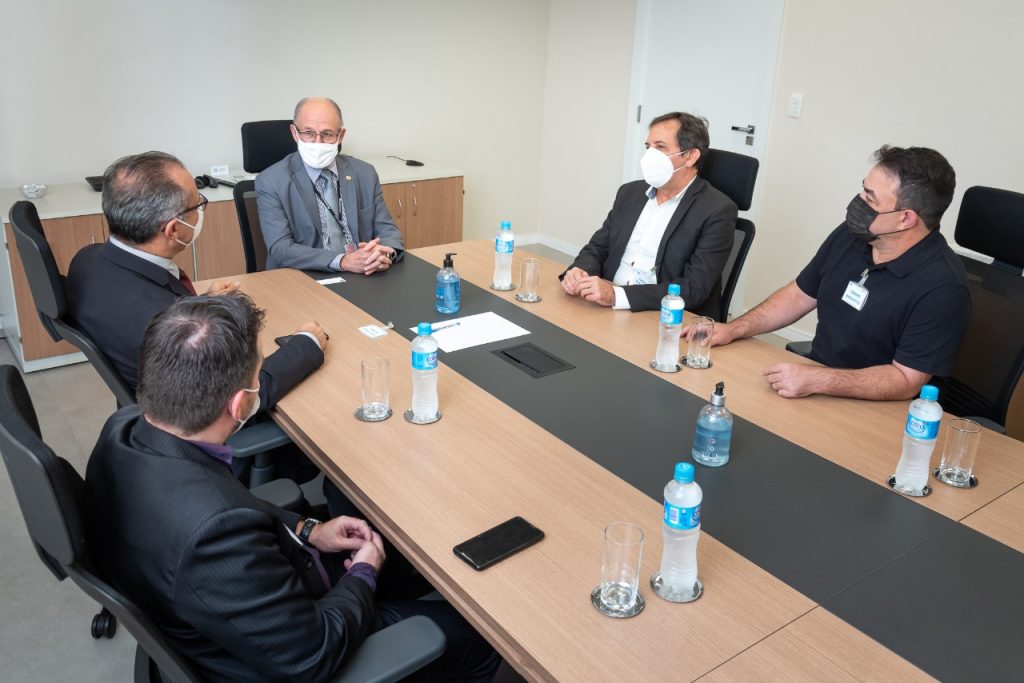 Prefeito e presidente da Câmara de Foz do Iguaçu fazem a primeira visita ao novo diretor-geral brasileiro da Itaipu 2 visita diretor itaipu 2