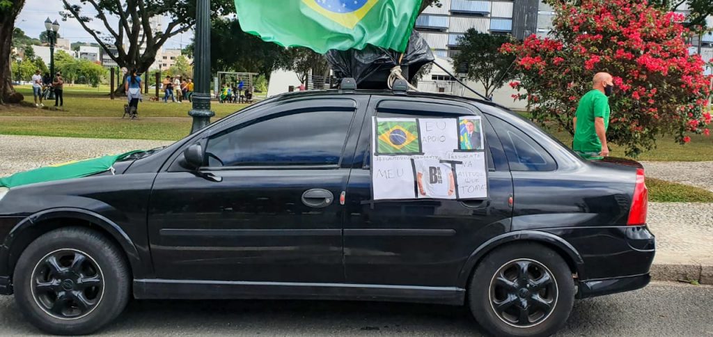 Bolsonaristas promovem manifestação no Centro Cívico de Curitiba. Veja fotos! 1 bolsonaristas curitiba 2