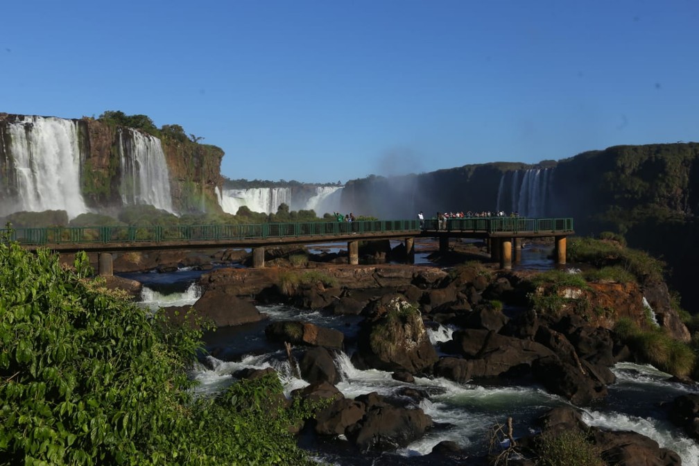 Baixa vazão do Rio Iguaçu impacta paisagem das Cataratas; FOTOS 2 cataratas