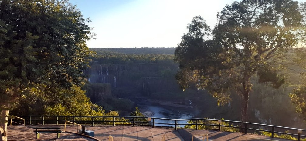 Baixa vazão do Rio Iguaçu impacta paisagem das Cataratas; FOTOS 1 cataratas seca 1