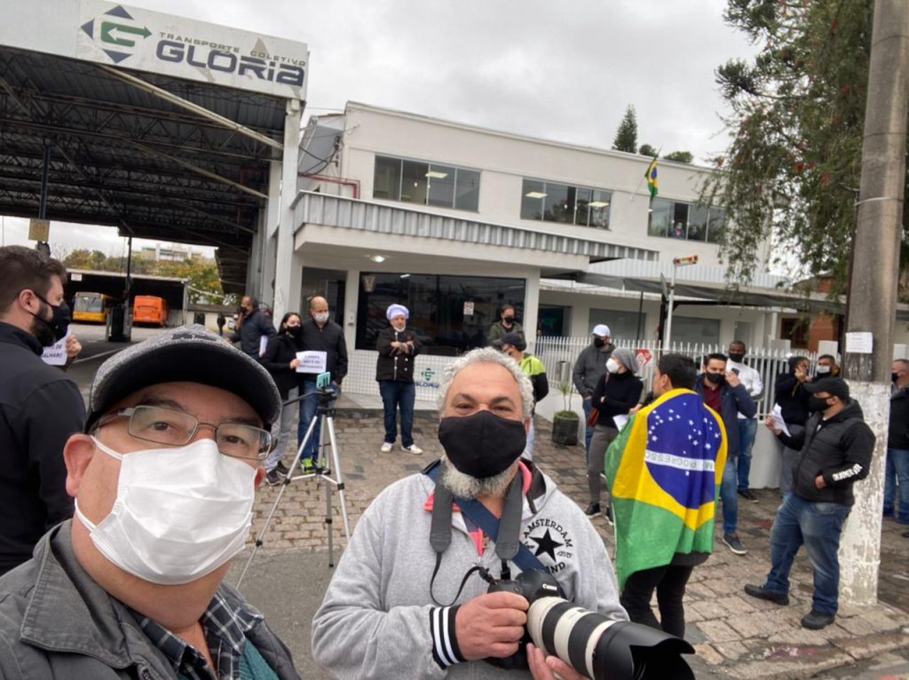 Moradores fazem ato em empresa de transporte coletivo de Curitiba beneficiada pela Prefeitura. Veja fotos! 3 protesto curitiba4
