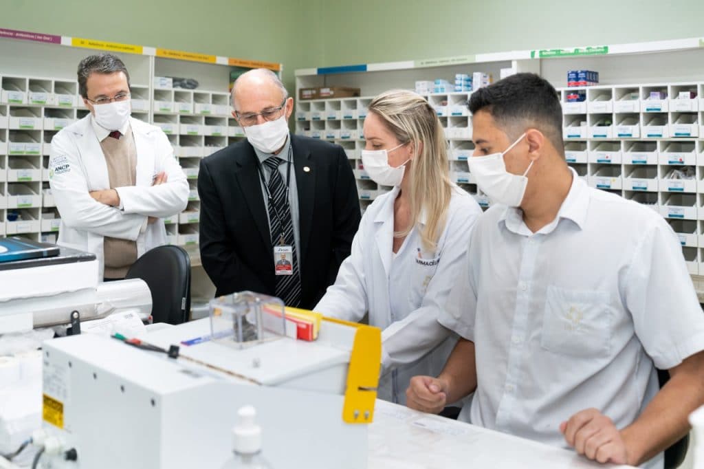 Diretor de Itaipu visita primeiro bloco reformado do plano de expansão do Hospital Costa Cavalcanti 3 visita 3