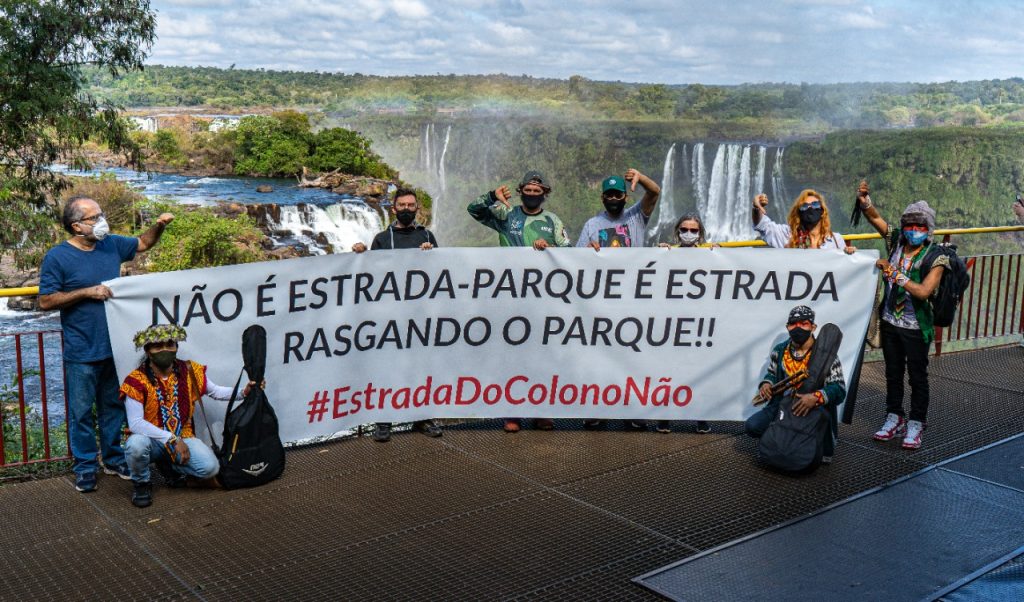 Cataratas do Iguaçu é cenário de protesto contra abertura de estrada em parque nacional 4 protesto 4