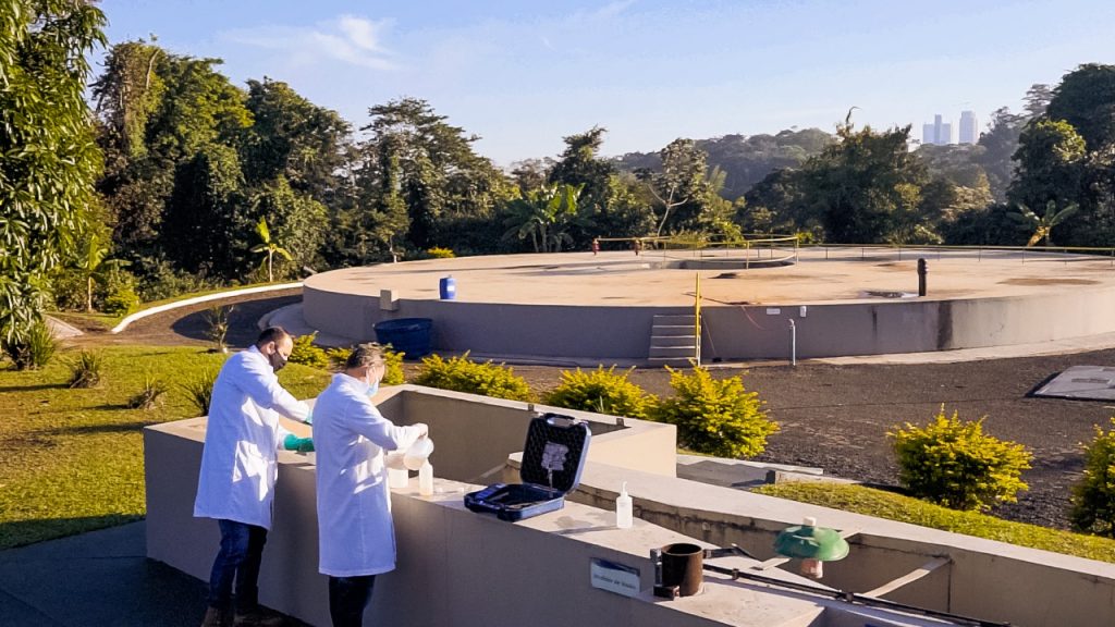 Em Foz do Iguaçu, pesquisa monitora esgoto para detecção precoce do novo coronavírus 2 coleta 3
