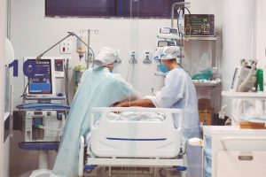 Os pacientes do sexo masculino concentram a maioria dos óbitos por conta da covid-19 em Foz do Iguaçu
