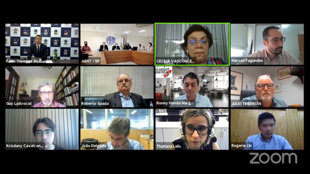 Pró-reitor da UDC recebe prêmio ABNT em Excelência em Normatização 2021 1 2