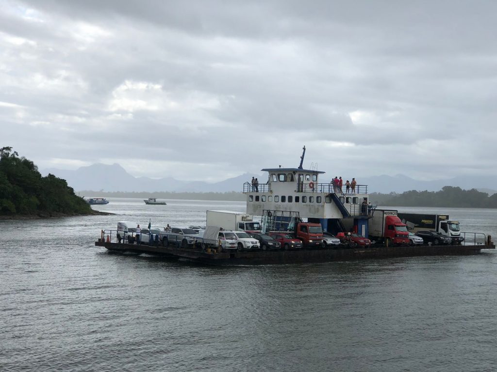 Travessia na Baía de Guaratuba tem movimento intenso no final de semana de feriadão 1 baia3