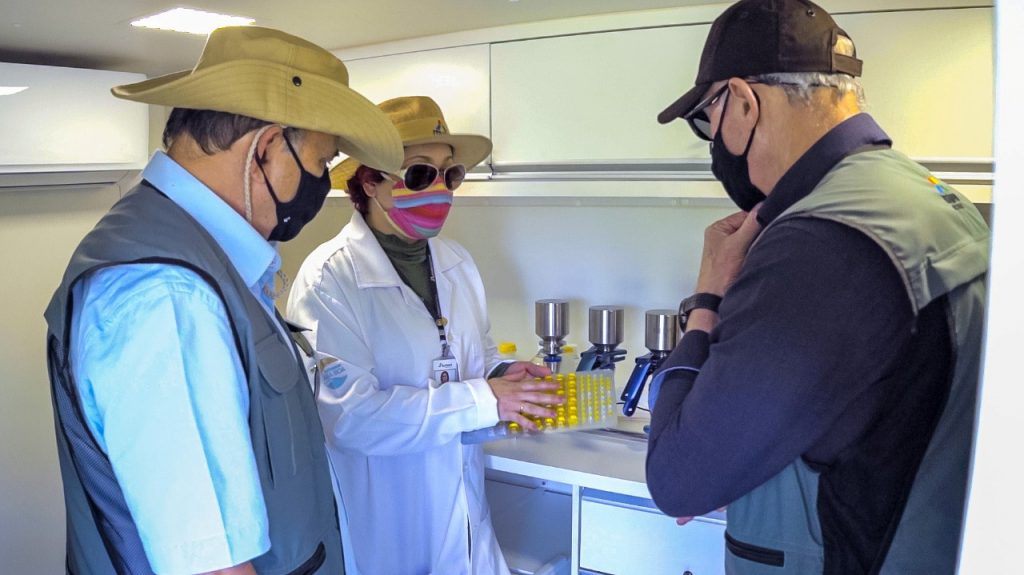 Itaipu inaugura laboratório móvel para ajudar no monitoramento ambiental 1 itaipu biologos