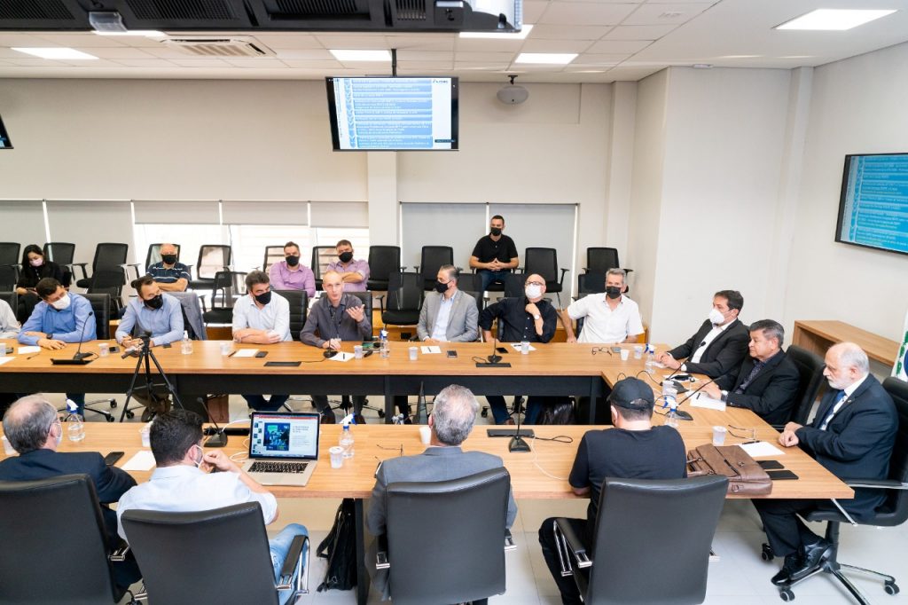 Itaipu, DNIT e DER-PR apresentam melhorias no projeto, novos valores e prazo para a obra da Perimetral Leste 2 perimetral leste reuniao