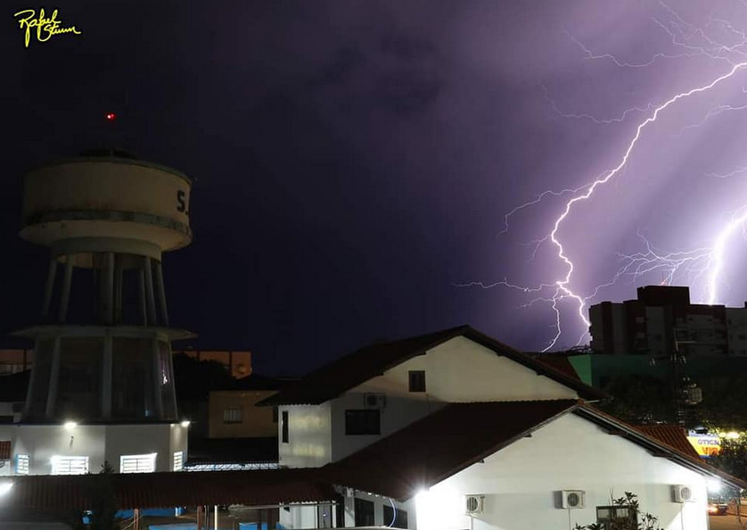 Fotógrafo registra tempestade de Raios em Marechal Cândido Rondon 1 rondon 2