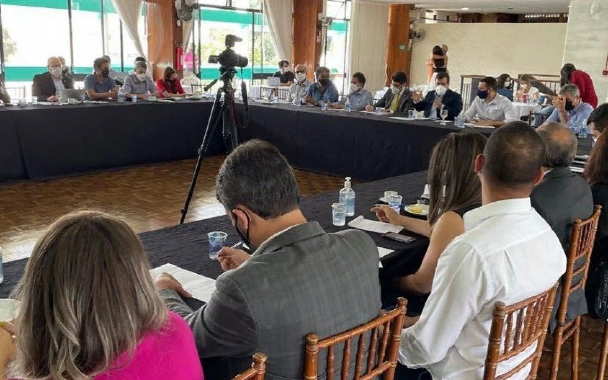 servidores e parlamentares