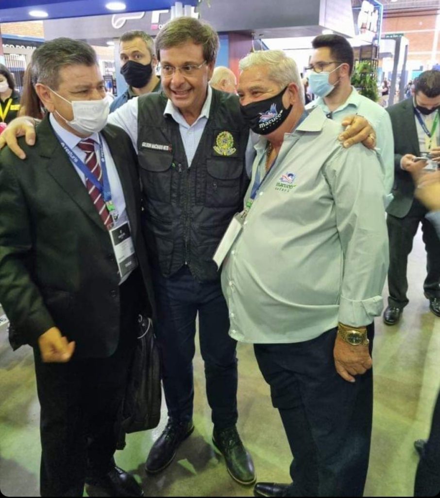 Grupo Macuco fortalece a retomada do turismo nacional e internacional 2 Foto 1 Presidente do Visit Iguassu Felipe Gonzalez Ministro Gilson Machado e o diretor geral do Grupo Macuco Ademir Fernandes.