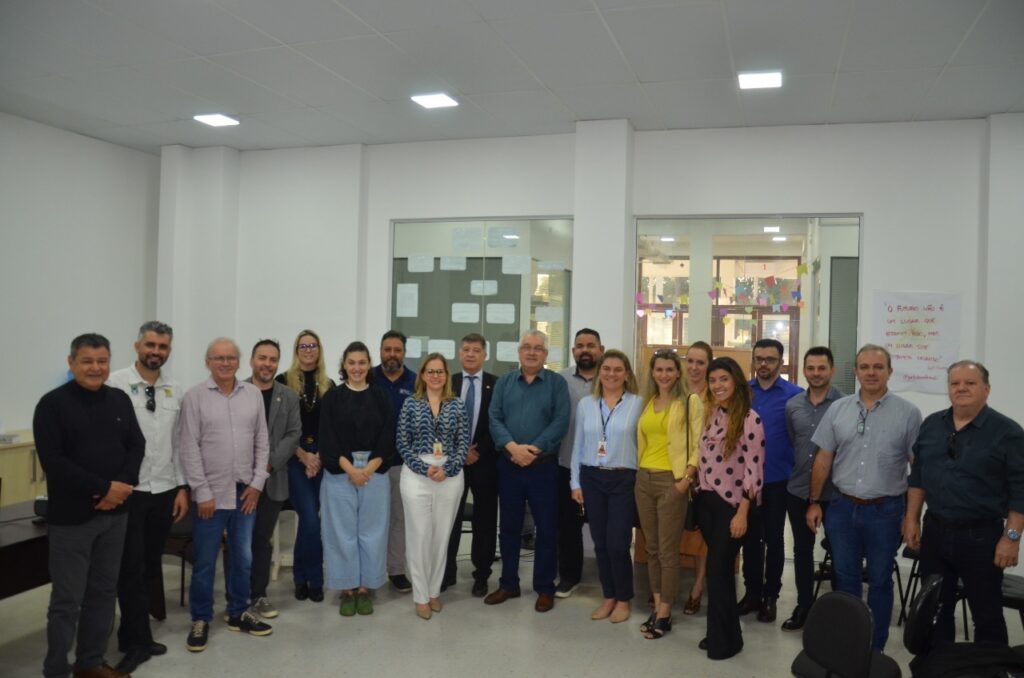 Prefeitura de Foz e Itaipu realizam reunião com instituições para organização do Natal de Águas e Luzes 2022 1 nata lde aguas 234