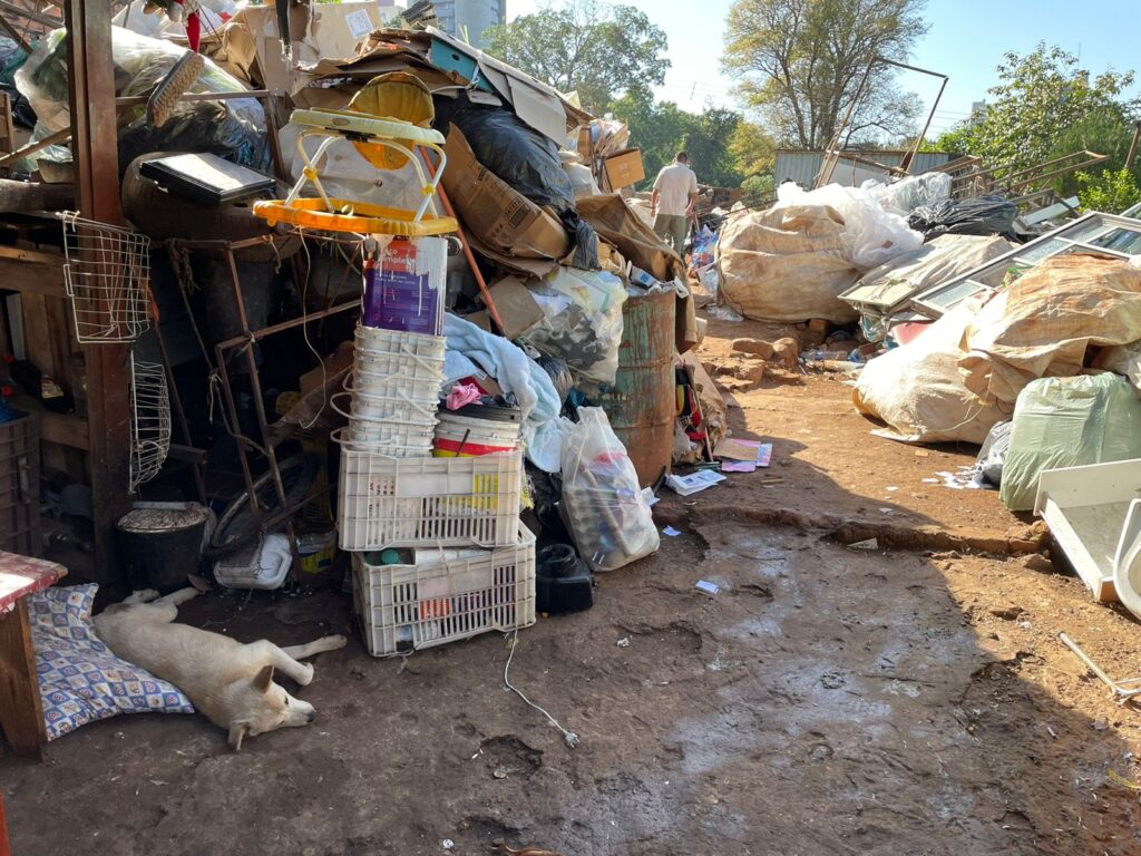 UNILA e CCZ realizam mapeamento de residências de acumuladores em Foz do Iguaçu 2 foto 01 acumuladores 1