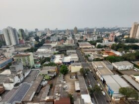 Qual a melhor época do ano para os turistas visitarem Foz do Iguaçu?