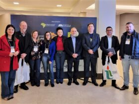 Integrantes do Observatorio Social com dirigentes nacionais da entidade Foto Divulgacao