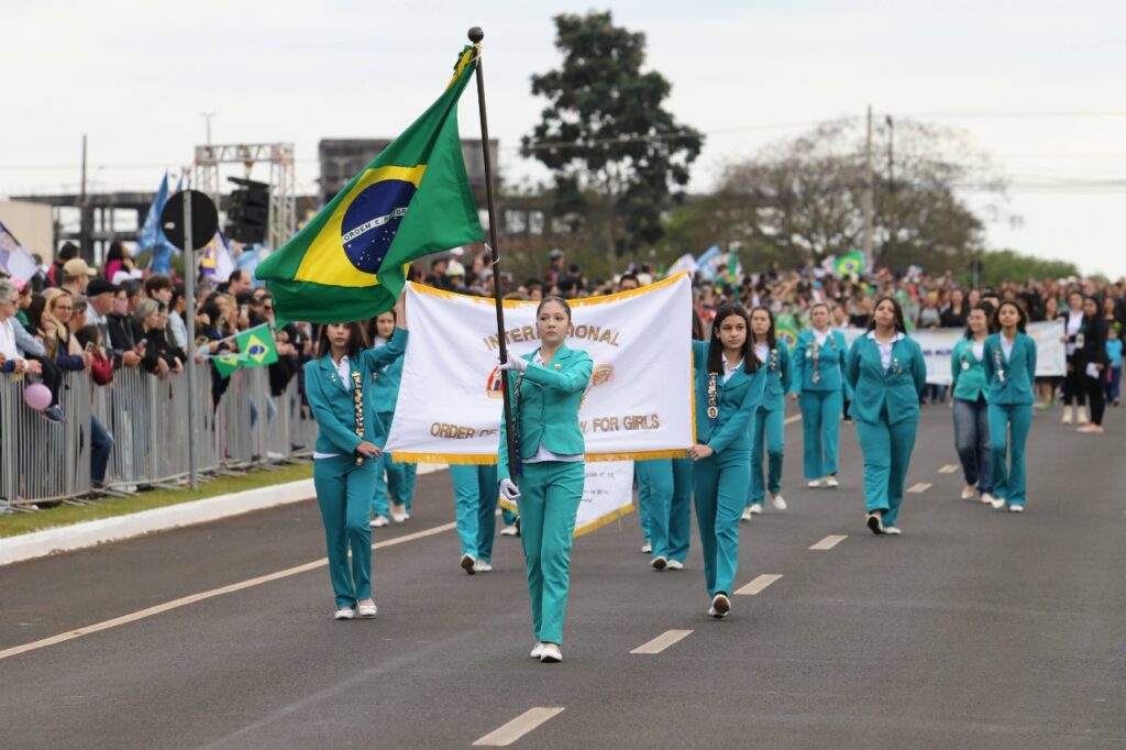 Cerca de 20 mil pessoas prestigiam o desfile de 7 de Setembro em Foz do Iguaçu 2 brasil346 1
