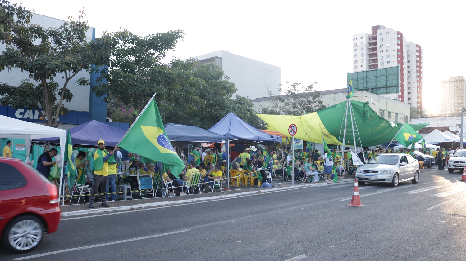 Manifestantes antidemocráticos não aceitam resultado das eleições 2022, com a vitória de Lula sobre Bolsonaro (Foto: Guilherme)