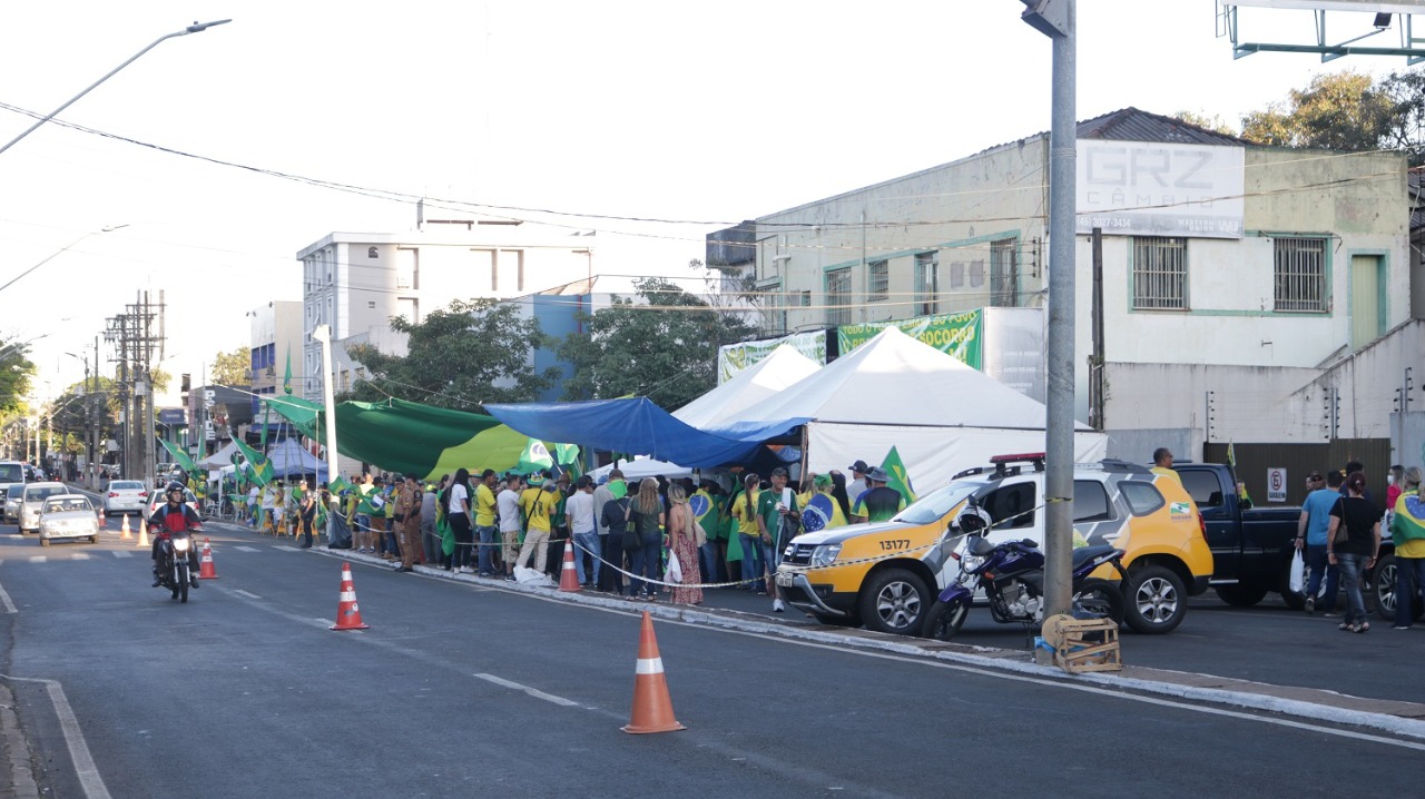 Por determinação da Justiça Federal, PM acaba com as manifestações antidemocráticas na Av. Brasil 1 pm 24