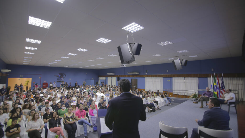 UDC Medianeira recebe executivos, professores, pesquisadores e estudantes de Washington D.C 3 X3A4128