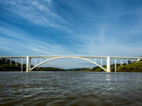 Ponte da Amizade, onde está localizada a estação hidrométrica de Itaipu.