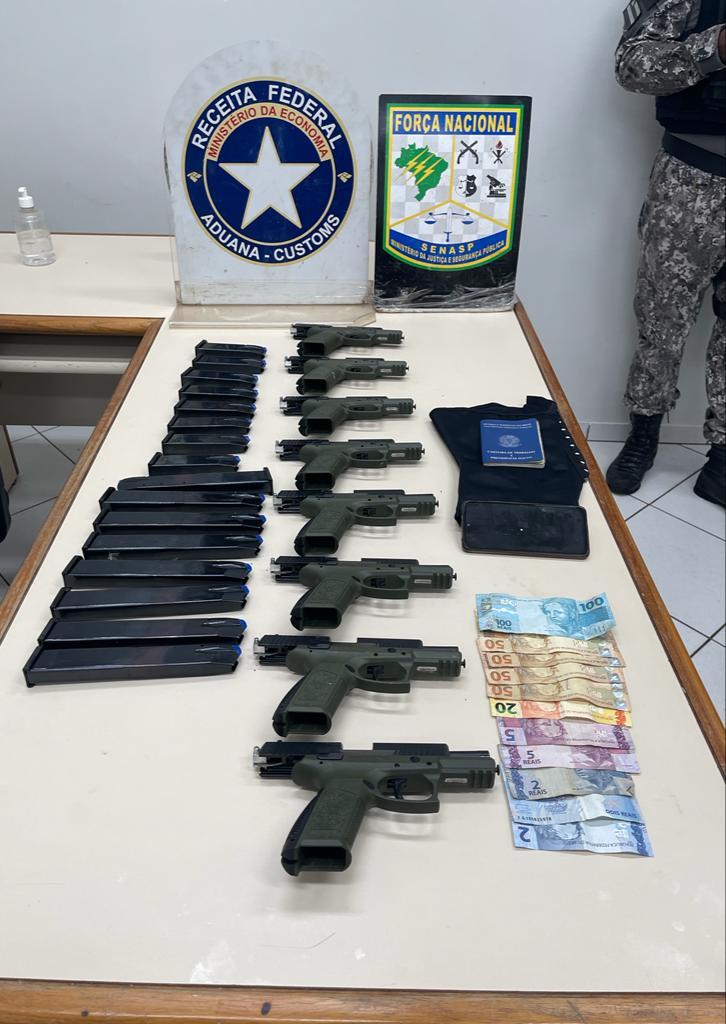 RF e Força Nacional apreendem 8 pistolas turcas na Ponte Internacional da Amizade 2 turca pistola