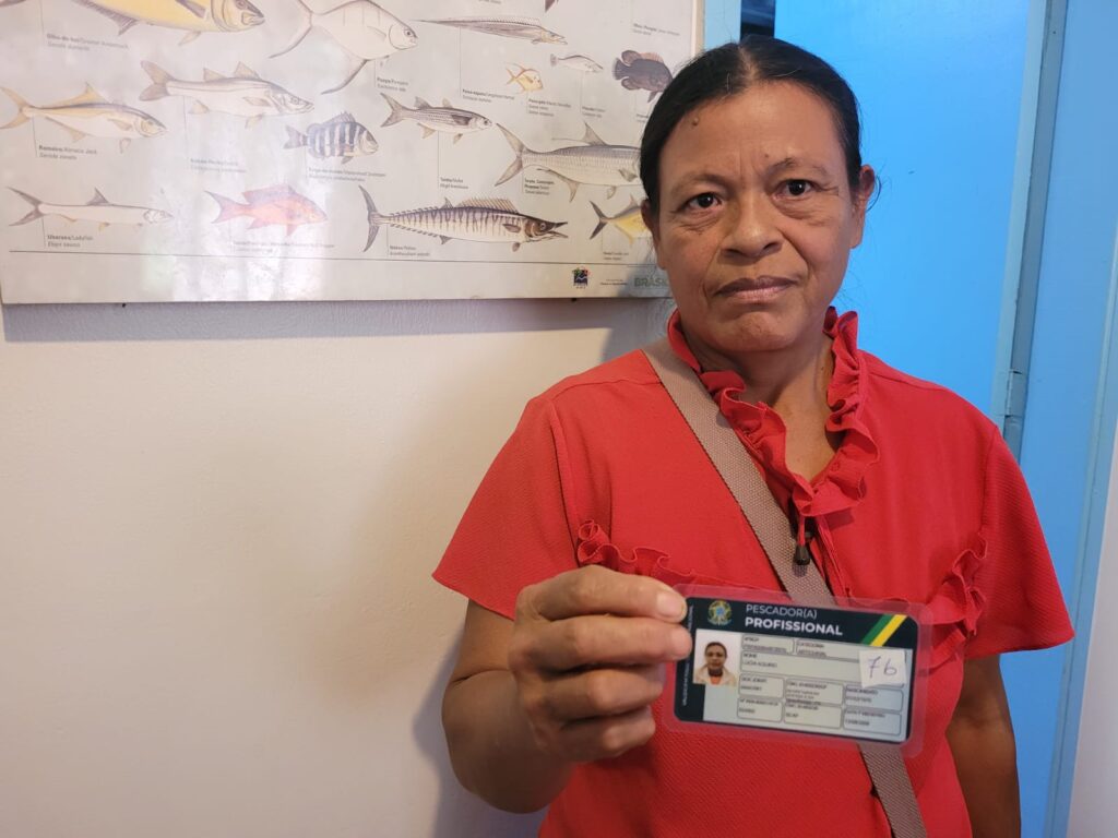 Pescadores artesanais de Foz do Iguaçu recebem carteira profissional 2 pescador09 1