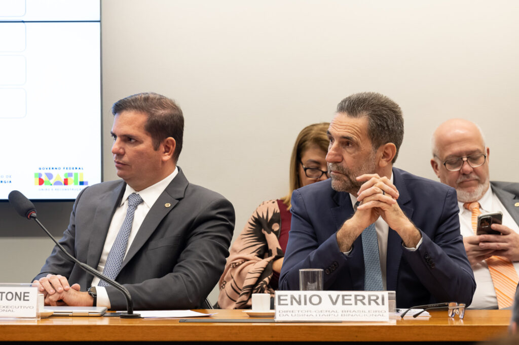 Itaipu presta informações sobre negociações do Tratado na Câmara dos Deputados 2 re