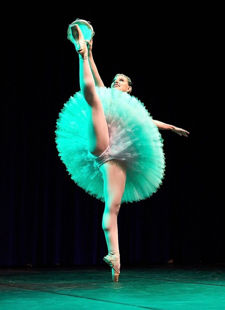 Bailarinos de Foz ganham bolsas de estudos para Alemanha e Paraguai 2 bailarina 3