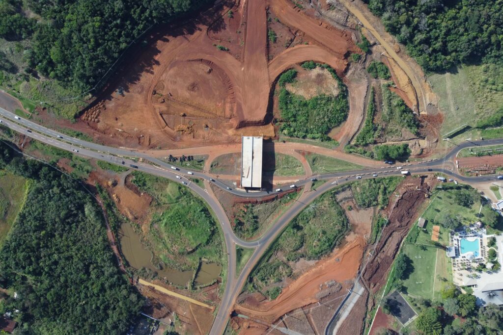 Perimetral Leste de Foz do Iguaçu tem primeiro trecho pavimentado 3 viaduto catarats34 1