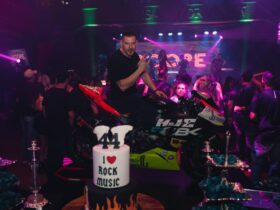 58d89409 dfaa 484e b7c0 a000e13c05ad