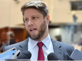 72fccaf6 5548 4401 8c9c df4778a6fdf5