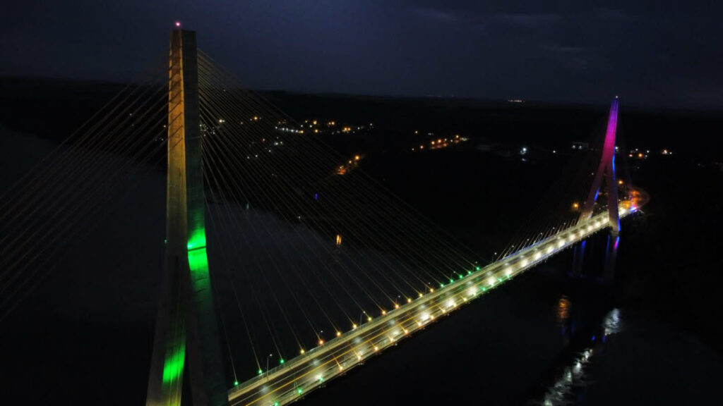 Ponte da Integração volta a ser iluminada em homenagem à posse de presidente paraguaio 2 c4f893f2 f699 4f07 995d 3d19cabff06d