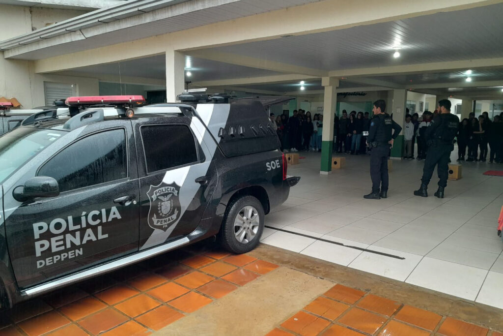 Deppen de Foz promove palestra a adolescentes sobre prevenção às drogas na Guarda Mirim 2 esc social3
