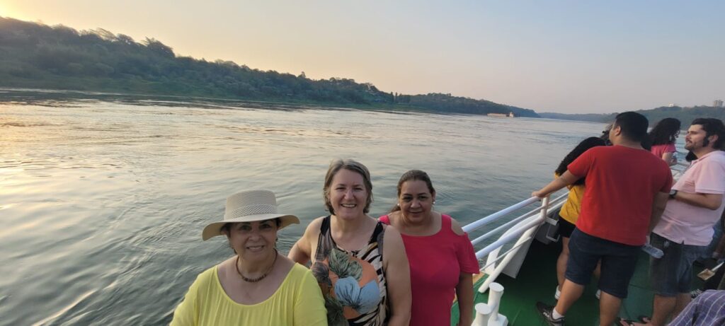 Tradicional City Tour de Foz agora inclui passeios pelas águas dos rios Paraná e Iguaçu 4 participantes city tour